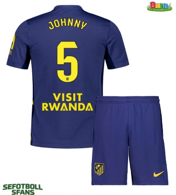 Atletico Madrid Johnny Cardoso #5 Bortaställ Barn 2025-26 Kortärmad (+ Korta byxor)
